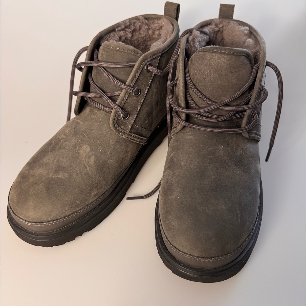 Men’s UGG boots - Size 9 NWOB